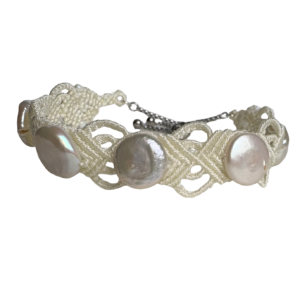 Valge käevõru, mageveepärl, mikromakramee käsitööehted