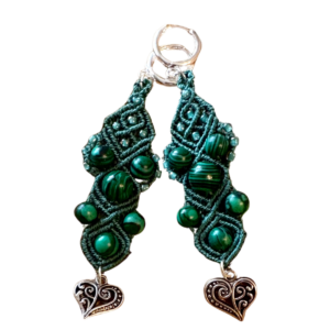 Rohelised, hõbedast detailid, mikromakramee käsitöö kõrvarõngad